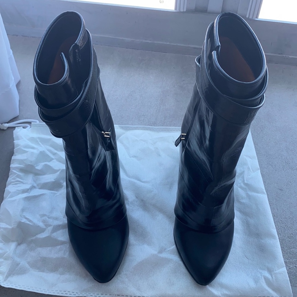 Iconic GIVENCHY boots